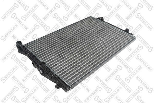 Радиатор охлаждения двигателя STELLOX 10-26870-SX