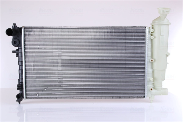 Радиатор охлаждение двигателя first fit NISSENS 61347