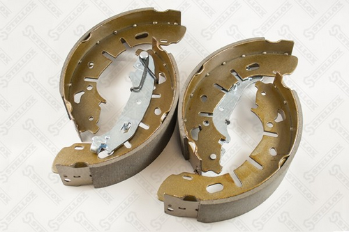 Тормозные колодки задние (барабанные) STELLOX 000 598-SX