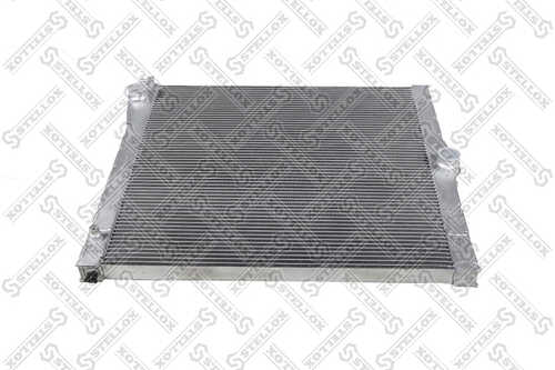 Радиатор охлаждения двигателя STELLOX 10-26822-SX